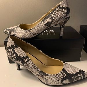 NIB Naturalizer Allison Heels